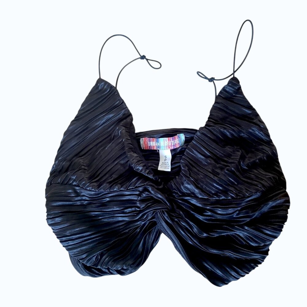 Urban Outfitters black spaghetti strap crop top - size S